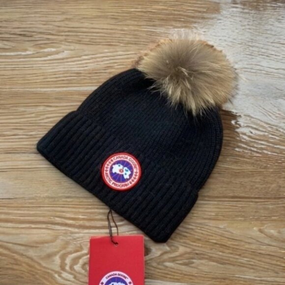 New Canada Hat Goose Black Beanie with Tan Pom - Picture 4 of 6